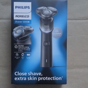 Phillips Norelco Shaver 5000X - Black